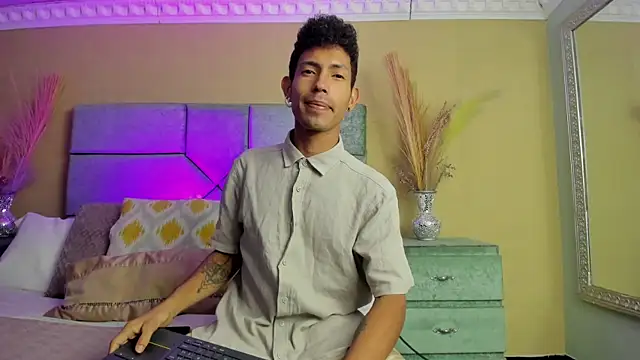 NoaahTylor online show from 13, 5, 2026