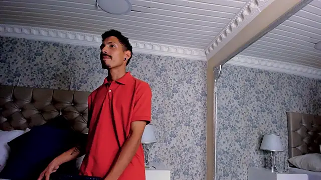 NoaahTylor online show from 17, 4, 2026