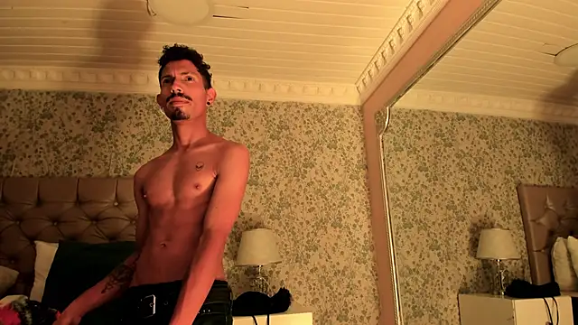 NoaahTylor online show from 18, 4, 2026