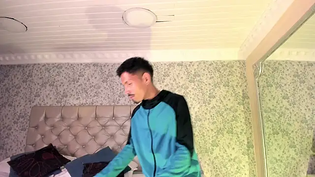 NoaahTylor online show from 9, 4, 2026