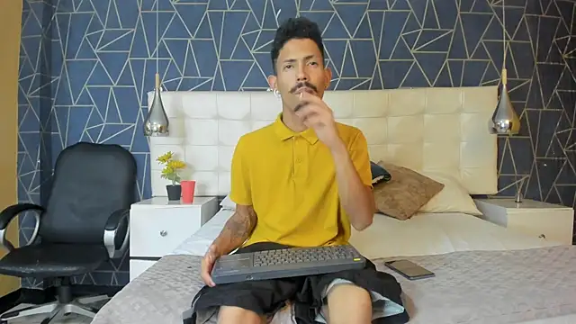 NoaahTylor online show from 22, 3, 2026