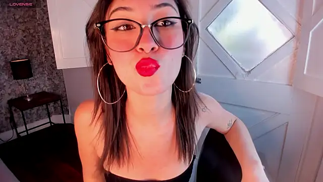 Honey Sweet777  online show from 17, 4, 2026