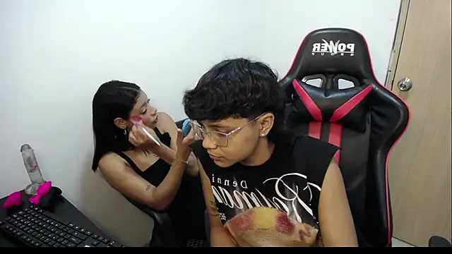 Snapshot of CherryGirlsXX chatting on 1, 3, 2026 CherryGirlsXX online show from 1, 3, 2026