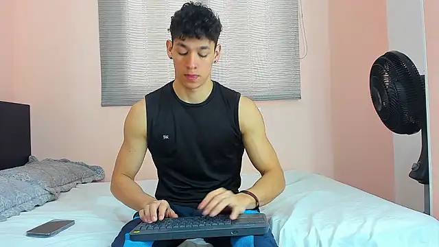 Snapshot of Muscle__Myke chatting on 24, 2, 2026 Muscle Myke online show from 24, 2, 2026