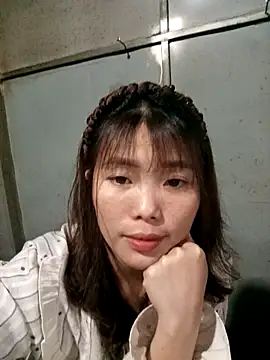 Girl-crazy1 online show from 7, 3, 2026