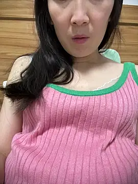 Snapshot of YaoYao-97 chatting on 15, 2, 2026 YaoYao-97 online show from 15, 2, 2026