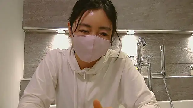 Mochi-Momo online show from 8, 4, 2026