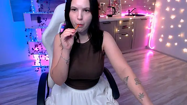 Snapshot of lily_milleerr chatting on 3, 3, 2026 lily milleerr online show from 3, 3, 2026