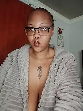 ShantelBootyBoobs online show from 15, 7, 2026