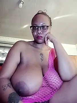 ShantelBootyBoobs online show from 15, 6, 2026