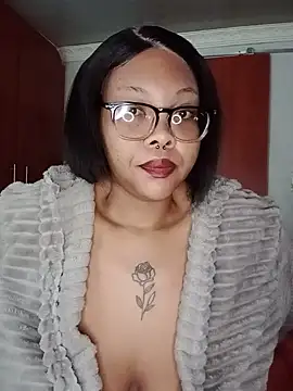 ShantelBootyBoobs online show from 19, 7, 2026