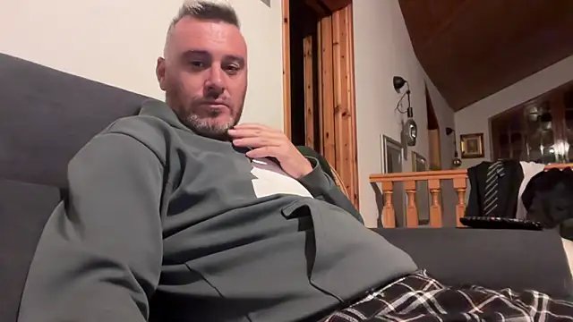 Snapshot of marcovik1 chatting on 1, 3, 2026 marcovik1 online show from 1, 3, 2026