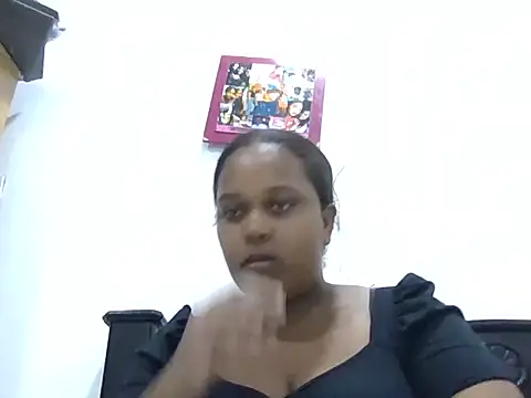 PerlaCurvasgrandes online show from 17, 2, 2026