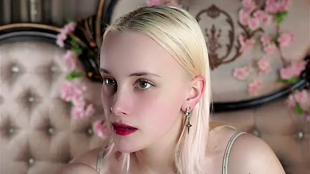 KirstinMcgeady online show from 13, 4, 2026