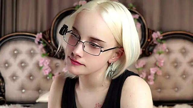KirstinMcgeady online show from 30, 4, 2026