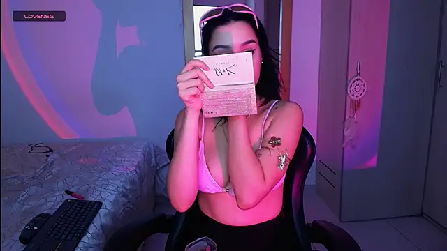 Snapshot of tana_luux chatting on 9, 5, 2026 tana luux online show from 9, 5, 2026