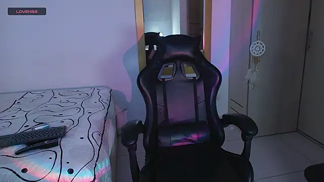 tana luux online show from 9, 3, 2026