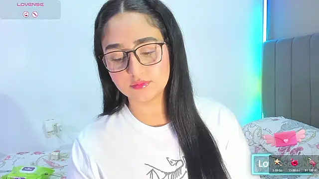 Curvy sweet online show from 25, 2, 2026