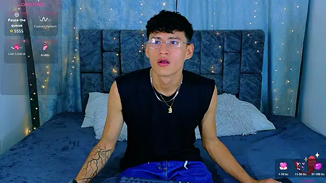 NicolasTorrez online show from 5, 6, 2026
