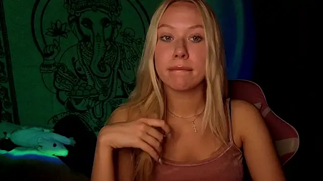 Snapshot of pureeangel chatting on 23, 2, 2026 pureeangel online show from 23, 2, 2026