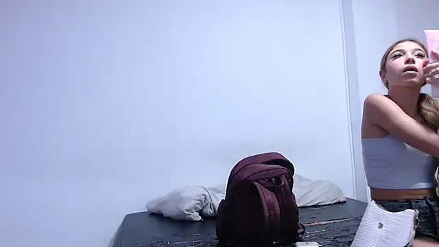 Snapshot of Angelina_fiory chatting on 31, 3, 2026 Angelina fiory online show from 31, 3, 2026