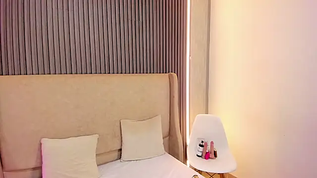 VanessaLanz online show from 7, 4, 2026