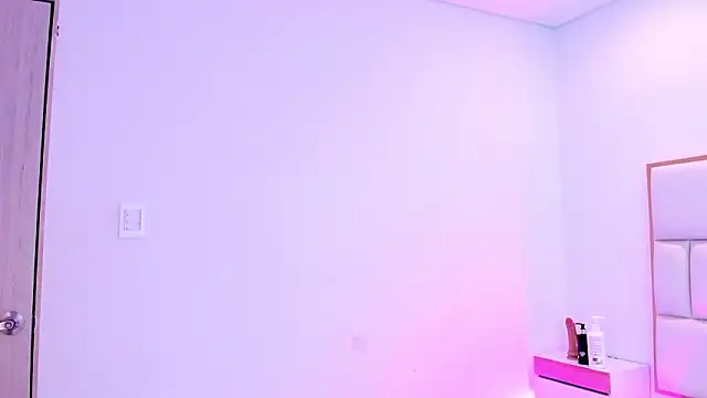 Snapshot of Violetta-foxx chatting on 24, 2, 2026 Violetta-foxx online show from 24, 2, 2026