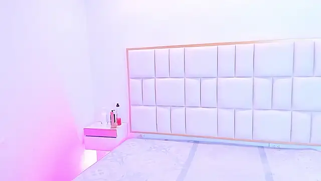 Violetta-foxx online show from 7, 3, 2026