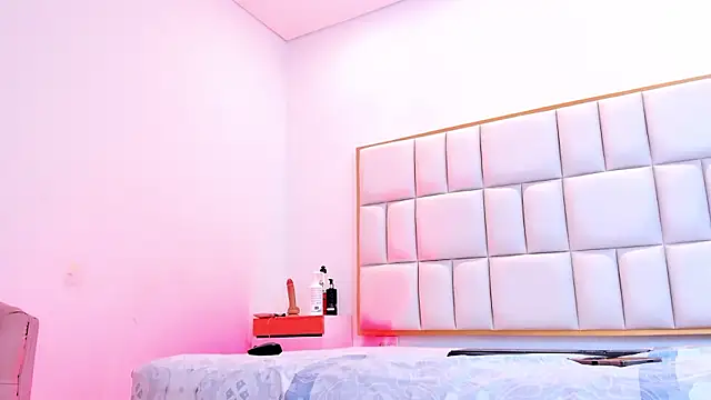 Snapshot of Violetta-foxx chatting on 23, 2, 2026 Violetta-foxx online show from 23, 2, 2026