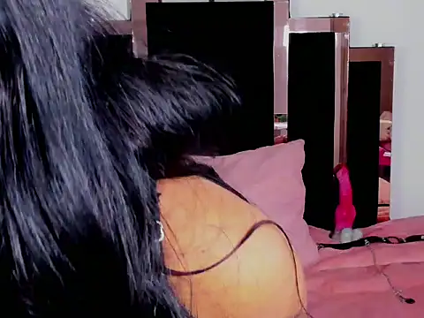 Snapshot of Queen-Bee_ chatting on 19, 2, 2026 Queen-Bee online show from 19, 2, 2026