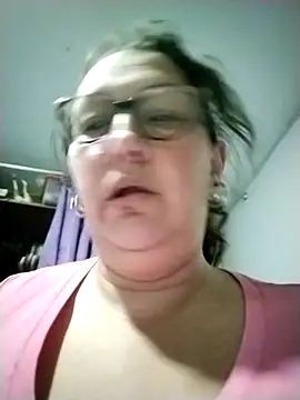 Snapshot of _Saraqueen chatting on 3, 3, 2026 Saraqueen online show from 3, 3, 2026