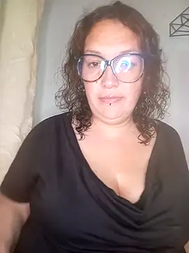  Saraqueen online show from 9, 4, 2026