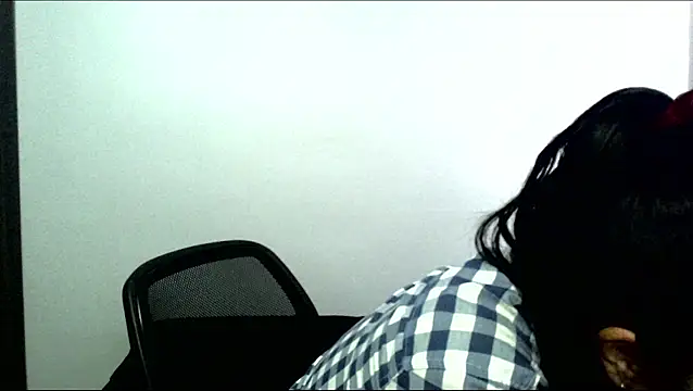 Velvet Dragon online show from 18, 2, 2026