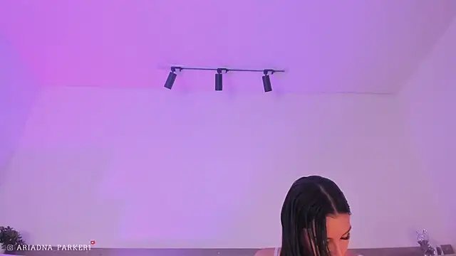 ariana  parker online show from 22, 7, 2026