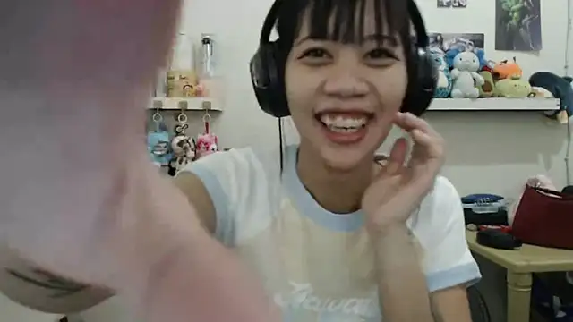 GloryKulikowski online show from 3, 3, 2026