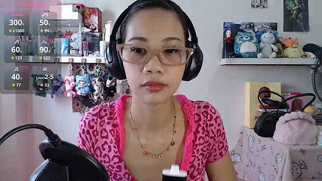 GloryKulikowski online show from 25, 3, 2026