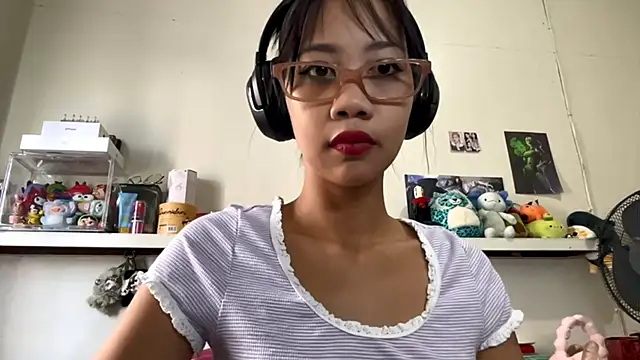 GloryKulikowski online show from 23, 2, 2026