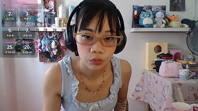 GloryKulikowski online show from 23, 3, 2026