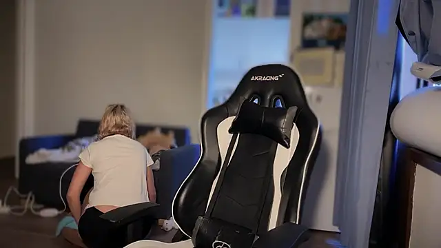 Leylia Lily online show from 5, 3, 2026