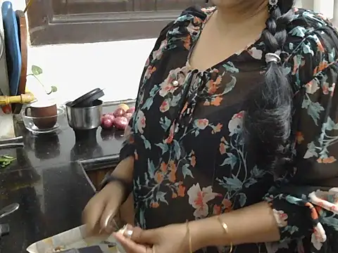 Hot Sonniyaa online show from 20, 2, 2026