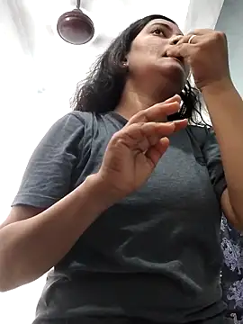Anushka Singh0 online show from 26, 4, 2026