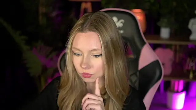 SweetDaisy me online show from 16, 2, 2026