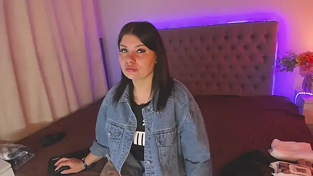 AmandaHoppe online show from 24, 7, 2026