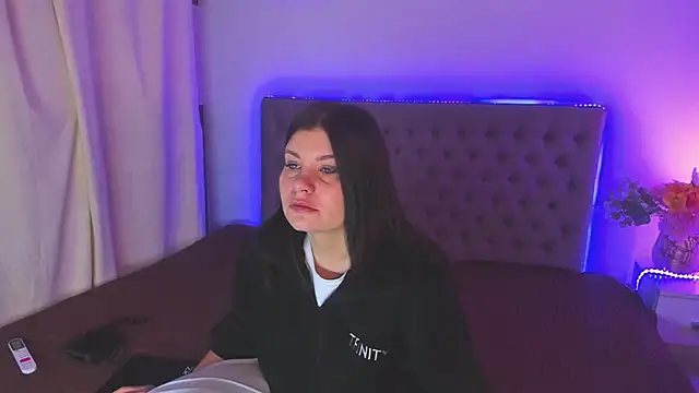 AmandaHoppe online show from 11, 7, 2026
