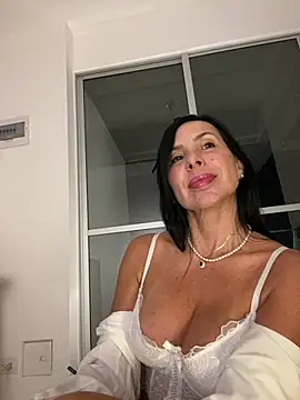 Snapshot of caritoo21 chatting on 14, 6, 2026 caritoo21 online show from 14, 6, 2026