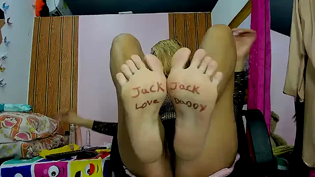 abigail sandoval online show from 24, 3, 2026