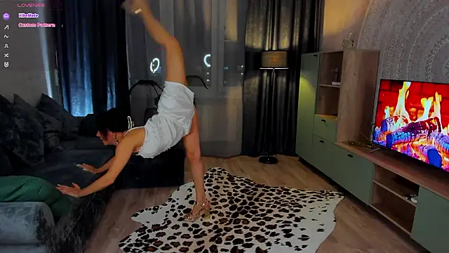 Shanita moon online show from 31, 3, 2026