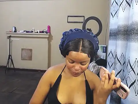 Snapshot of KinkyPxx chatting on 17, 2, 2026 KinkyPxx online show from 17, 2, 2026