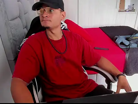 Snapshot of FredericSloan chatting on 22, 2, 2026 FredericSloan online show from 22, 2, 2026