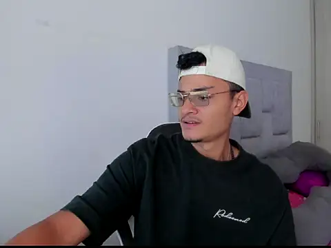 Snapshot of FredericSloan chatting on 24, 2, 2026 FredericSloan online show from 24, 2, 2026